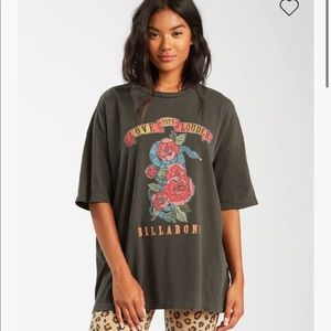 NWT Billabong Oversized Graphic Tee